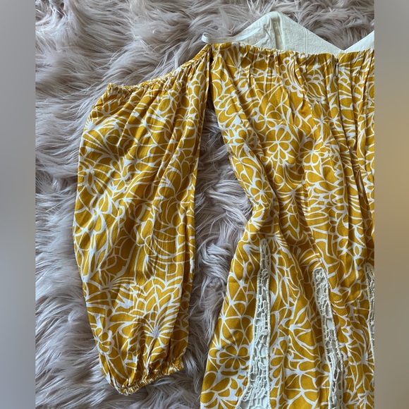 NWT Lovers and Friends - ‘Mosaic Fairy” Yellow and White Printed Crochet Dress - Picture 12 of 15